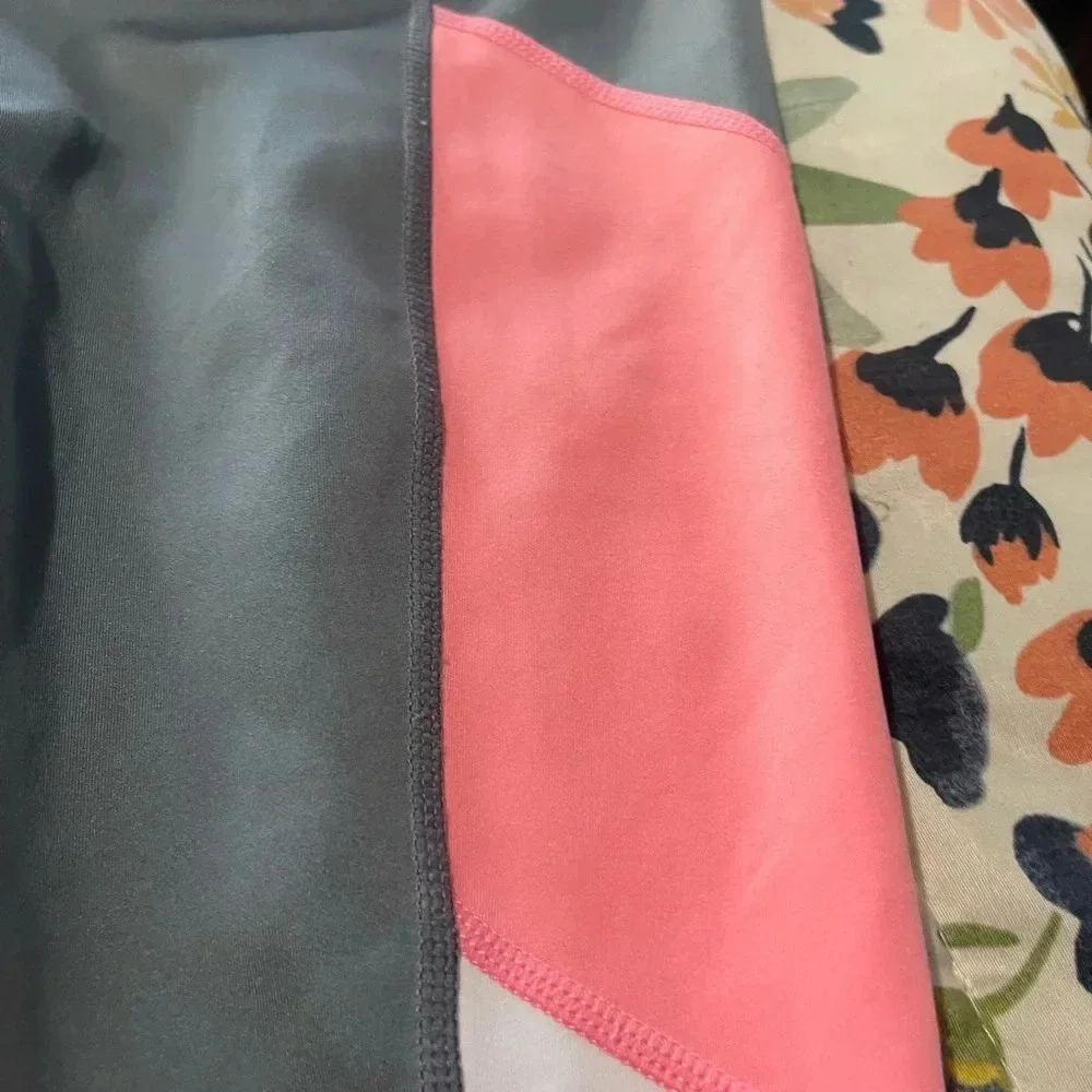Nike Athletic Leggings Kids Large Great Condition gray pink white